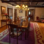 Casa Do Telhado Hotel *