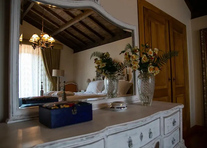 Casa Do Telhado Otel Guimarães