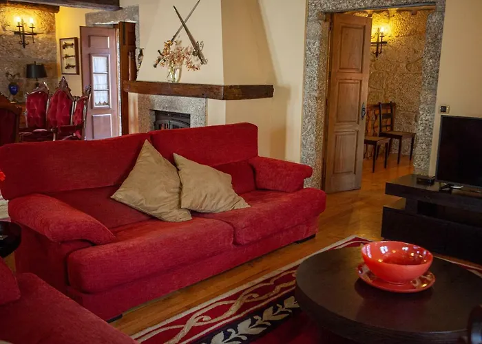 Casa Do Telhado Otel Guimarães