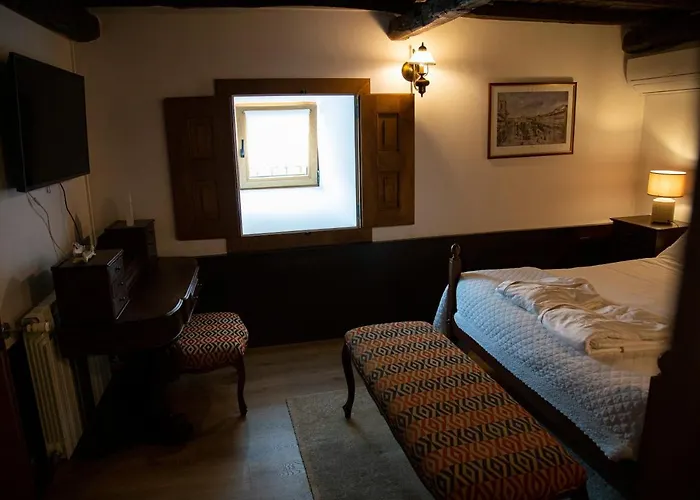 Casa Do Telhado Otel Guimarães